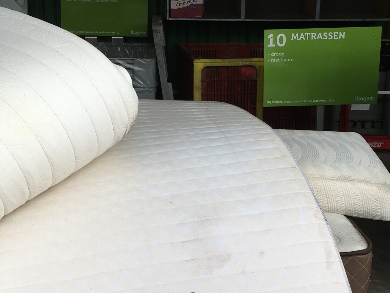 escort Traditioneel Berri Matras gratis inleveren op recyclagepark - Ibogem: Ibogem